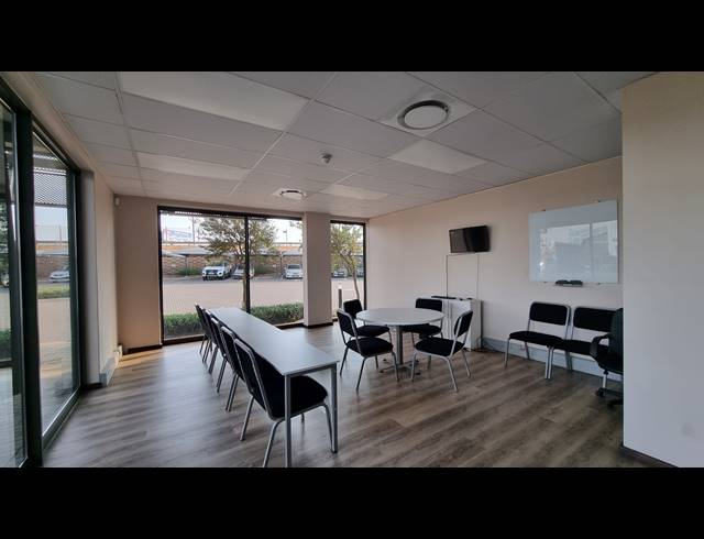 22,095M² WAREHOUSE TO LET IN GLEN MARAIS